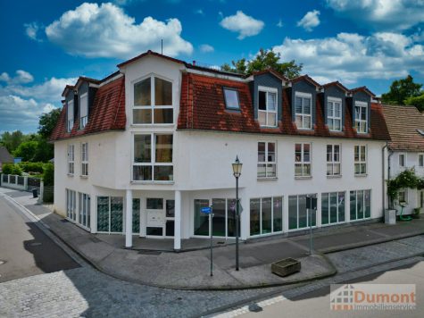 Attraktive Kapitalanlage: Gepflegtes Mehrfamilienhaus mit 3 Gewerbeeinheiten und 4 Wohneinheiten., 06217 Merseburg, Mehrfamilienhaus